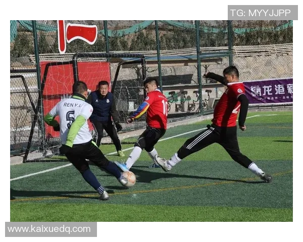 陈娜独家揭秘足球技巧与心得分享助你提升球技与战术理解